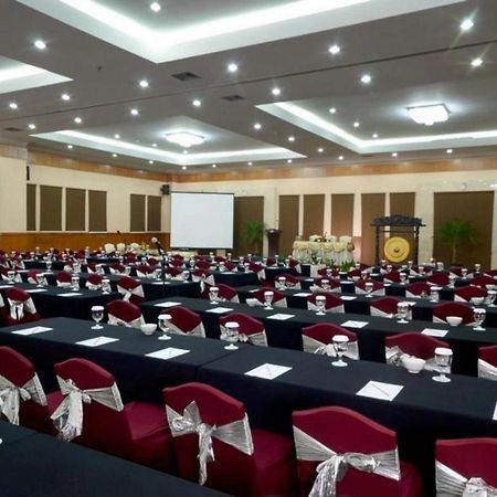 Grand Cempaka Business Hotel Jakarta Exterior photo