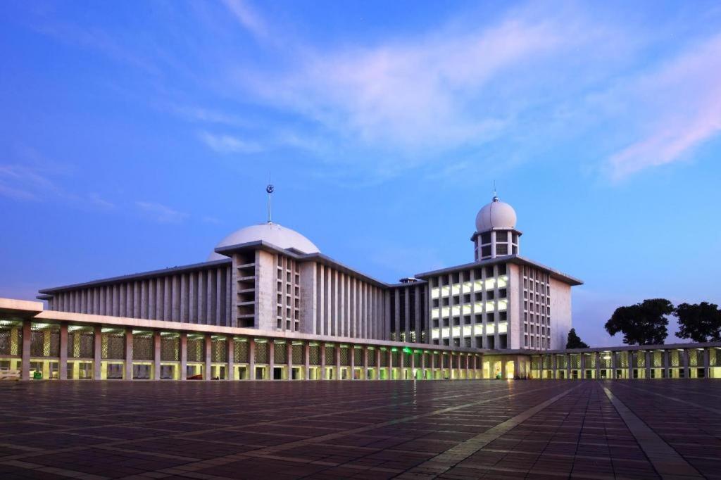 Grand Cempaka Business Hotel Jakarta Exterior photo