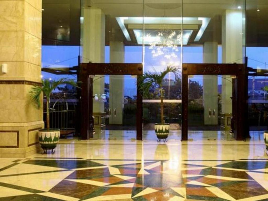 Grand Cempaka Business Hotel Jakarta Exterior photo