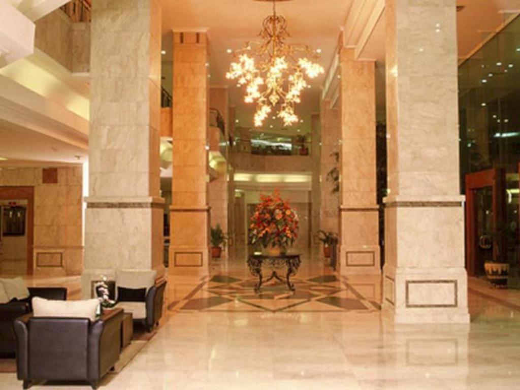 Grand Cempaka Business Hotel Jakarta Exterior photo